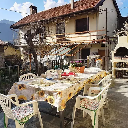Canova Terra - For 4 People With Outdoor Space Apartamento Omegna